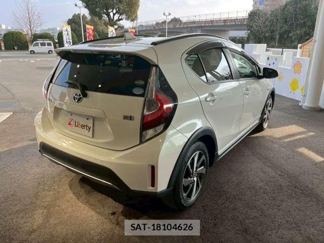 Toyota AQUA 2018-09 7325619-14