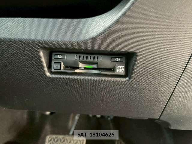 Toyota AQUA 2018-09 7325619-6