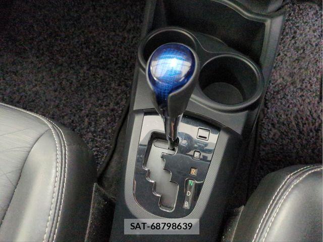 Toyota AQUA 2015-07 7325646-11