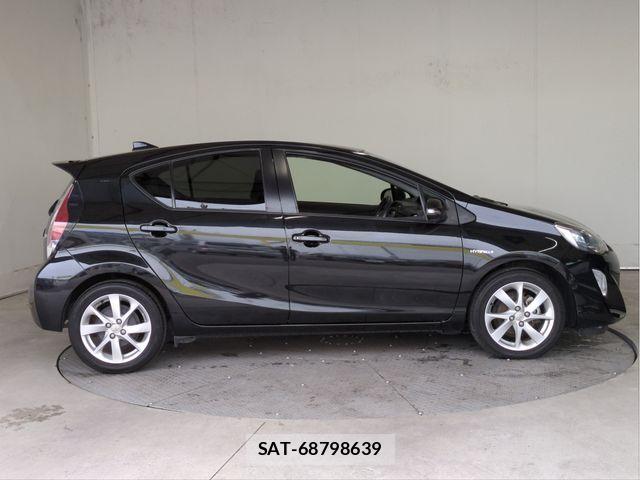Toyota AQUA 2015-07 7325646-16