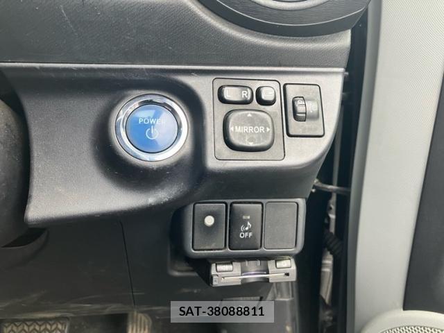 Toyota AQUA 2013-05 7325669-10