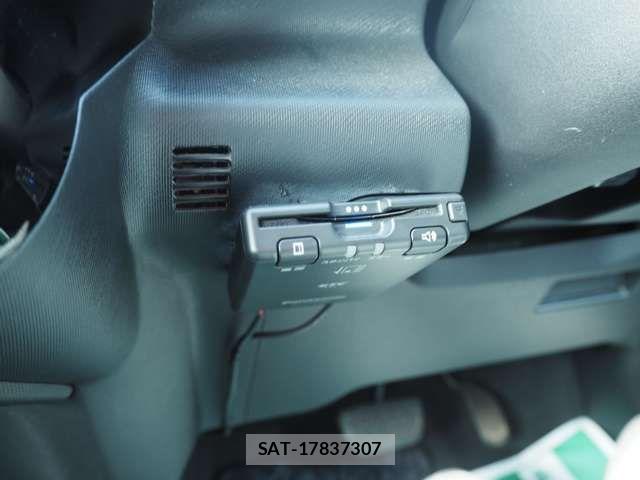 Toyota AQUA 2015-04 7325641-11