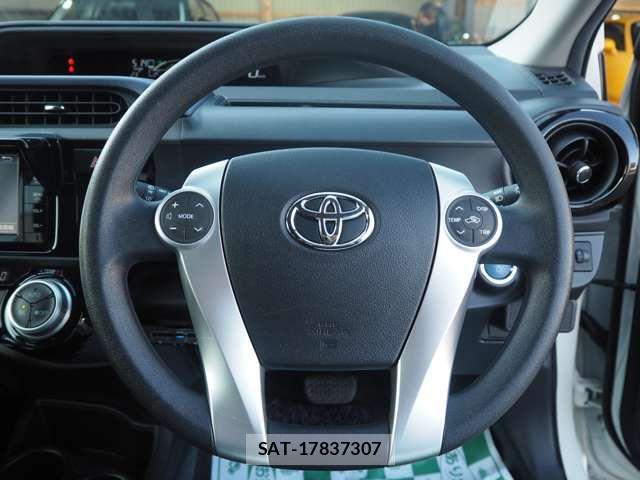Toyota AQUA 2015-04 7325641-17