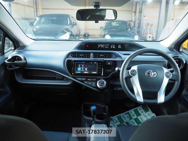 Toyota AQUA 2015-04 7325641-1