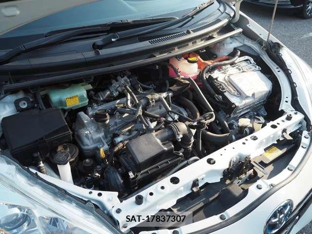 Toyota AQUA 2015-04 7325641-19