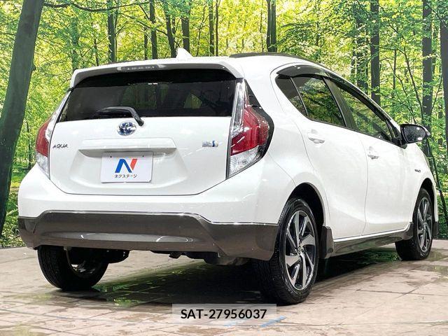 Toyota AQUA 2015-03 7325635-16