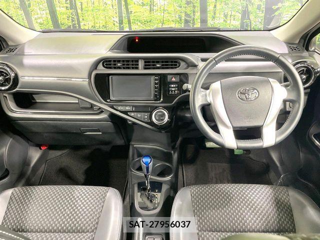 Toyota AQUA 2015-03 7325635-1