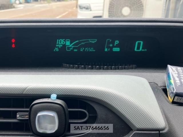 Toyota AQUA 2013-01 7325678-16