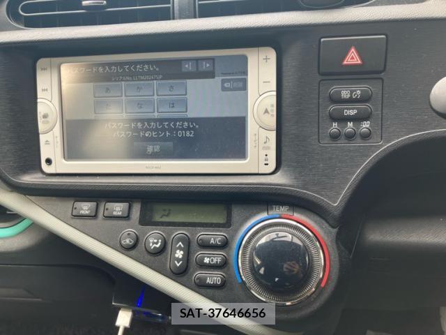 Toyota AQUA 2013-01 7325678-17