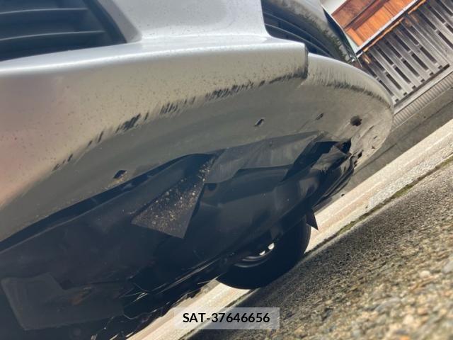 Toyota AQUA 2013-01 7325678-23