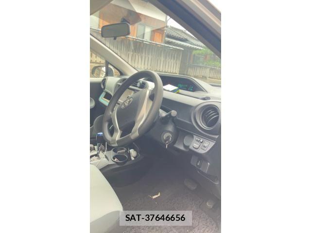 Toyota AQUA 2013-01 7325678-8