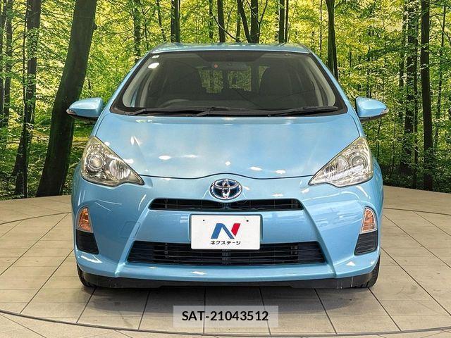 Toyota AQUA 2011-12 7325660-13