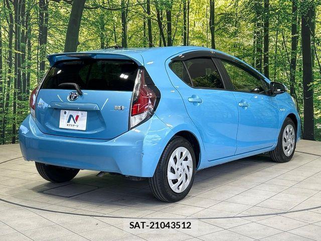 Toyota AQUA 2011-12 7325660-16