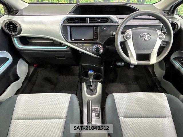 Toyota AQUA 2011-12 7325660-1