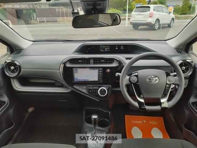 Toyota AQUA 2019-09 7325625-12