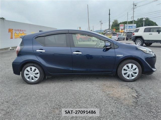 Toyota AQUA 2019-09 7325625-3