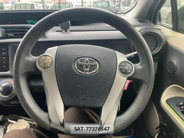 Toyota AQUA 2012-01 7325671-18