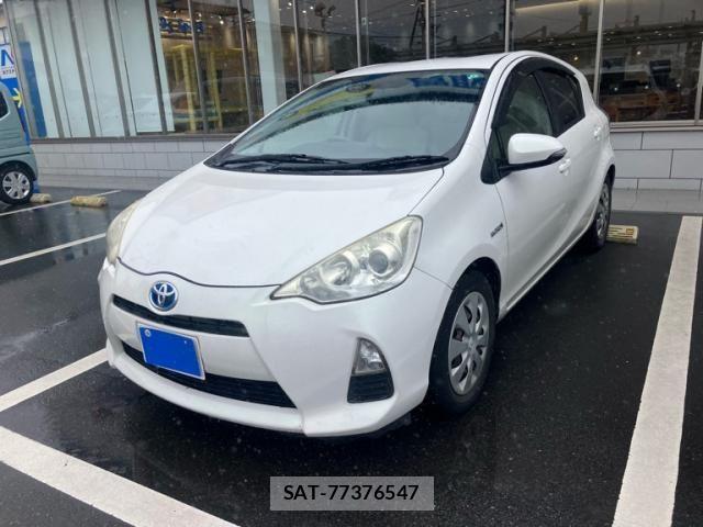 Toyota AQUA 2012-01 7325671-1