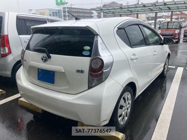 Toyota AQUA 2012-01 7325671-7