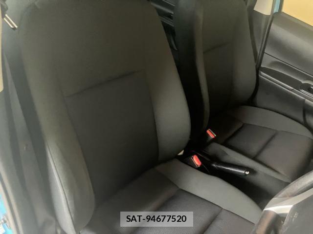 Toyota AQUA 2015-03 7325659-11
