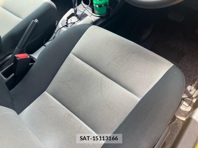 Toyota AQUA 2012-06 7325675-14