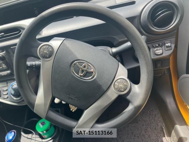 Toyota AQUA 2012-06 7325675-17