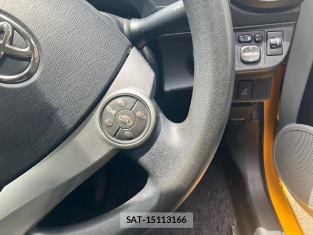 Toyota AQUA 2012-06 7325675-18