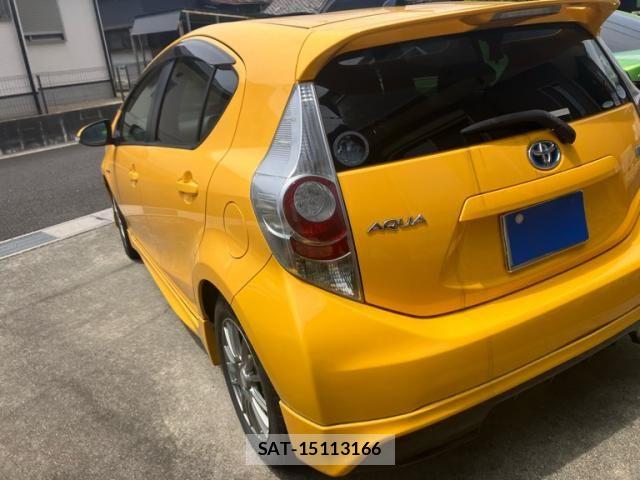 Toyota AQUA 2012-06 7325675-1