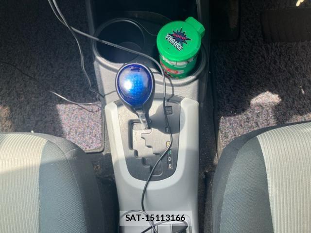 Toyota AQUA 2012-06 7325675-23