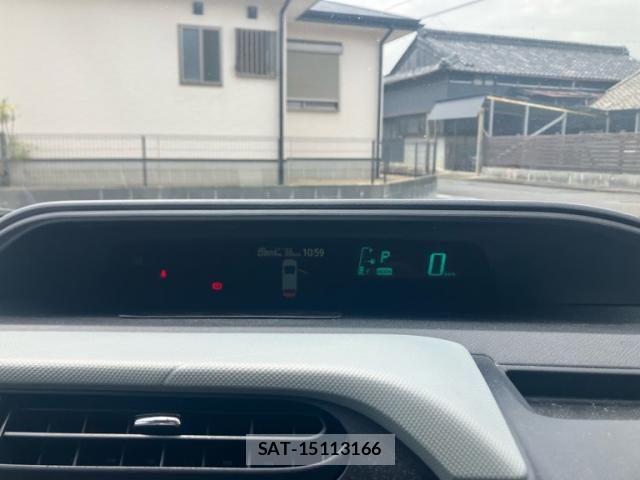 Toyota AQUA 2012-06 7325675-24