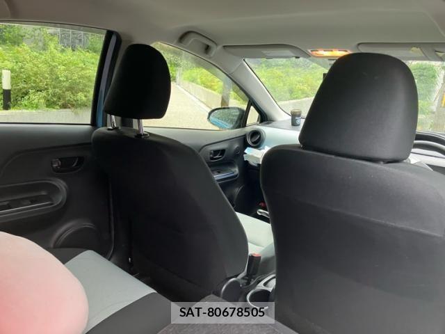 Toyota AQUA 2013-10 7325662-12