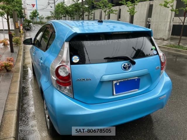 Toyota AQUA 2013-10 7325662-2