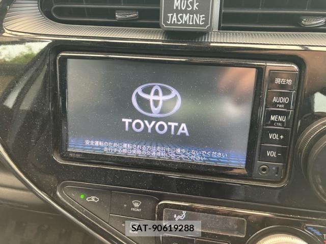 Toyota AQUA 2018-07 7325658-10