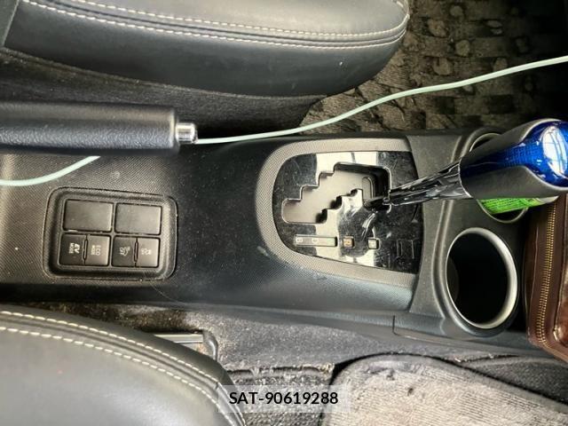 Toyota AQUA 2018-07 7325658-12