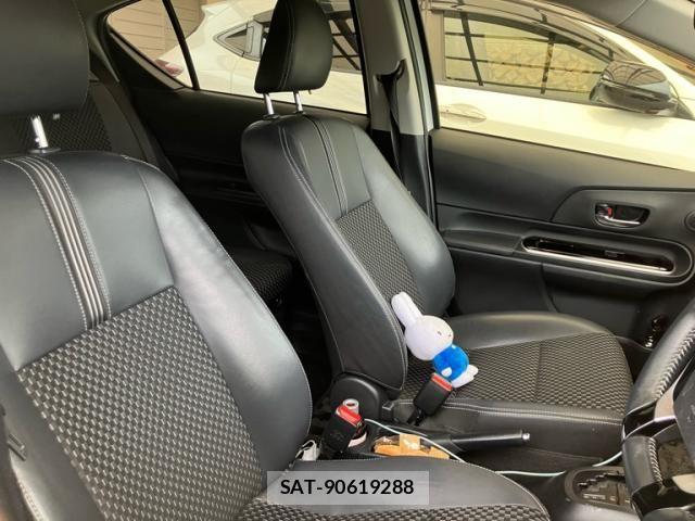 Toyota AQUA 2018-07 7325658-17
