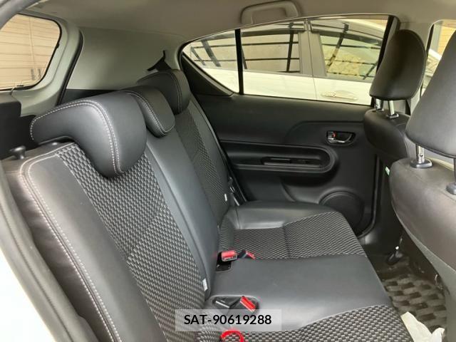 Toyota AQUA 2018-07 7325658-19