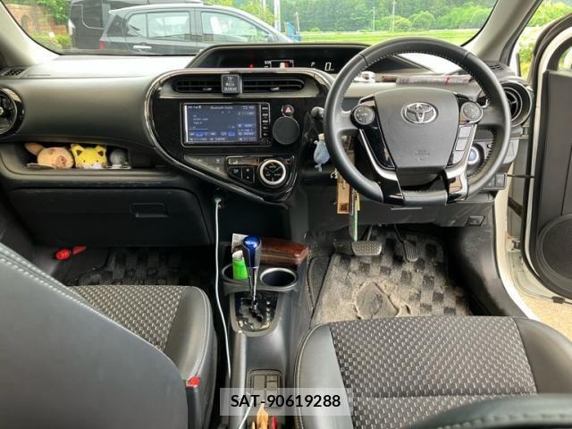 Toyota AQUA 2018-07 7325658-20
