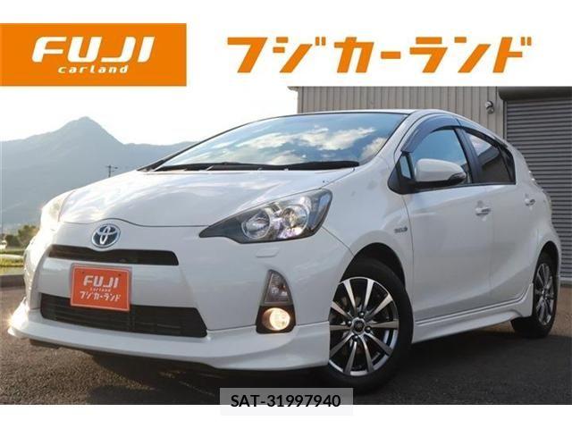 Toyota AQUA 2014-01 7325624-0