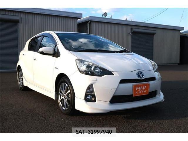 Toyota AQUA 2014-01 7325624-15