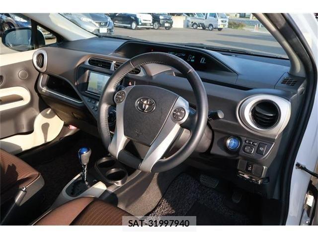 Toyota AQUA 2014-01 7325624-6