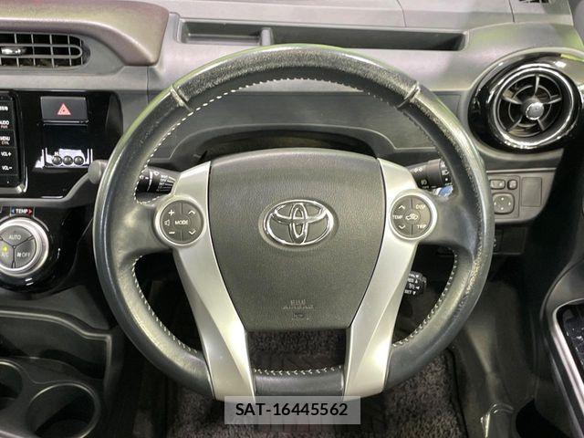 Toyota AQUA 2015-08 7325638-10