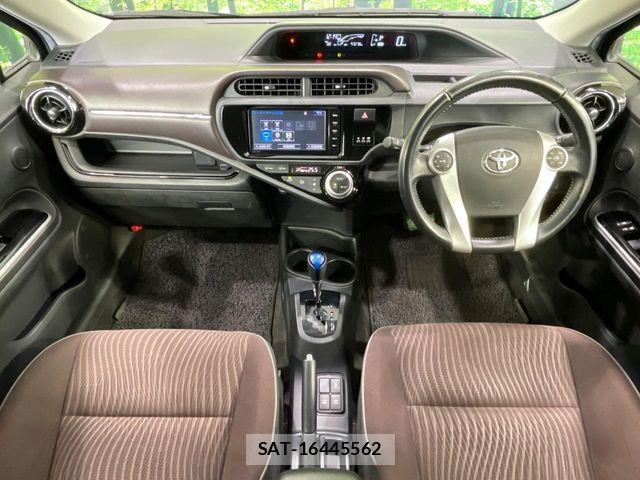 Toyota AQUA 2015-08 7325638-1