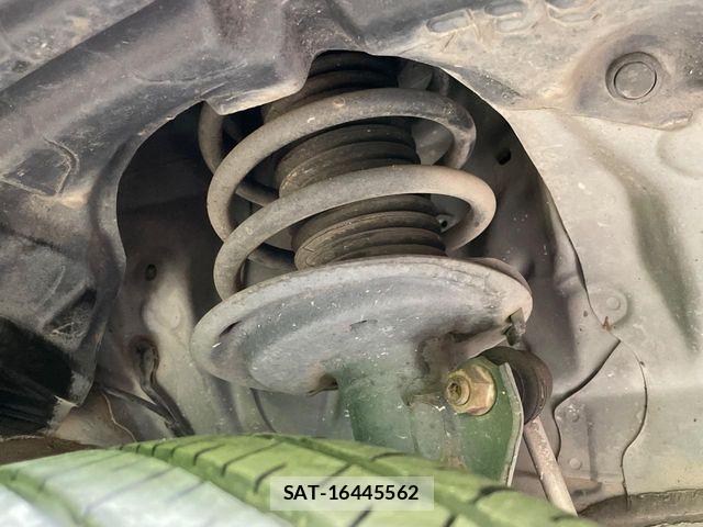 Toyota AQUA 2015-08 7325638-19