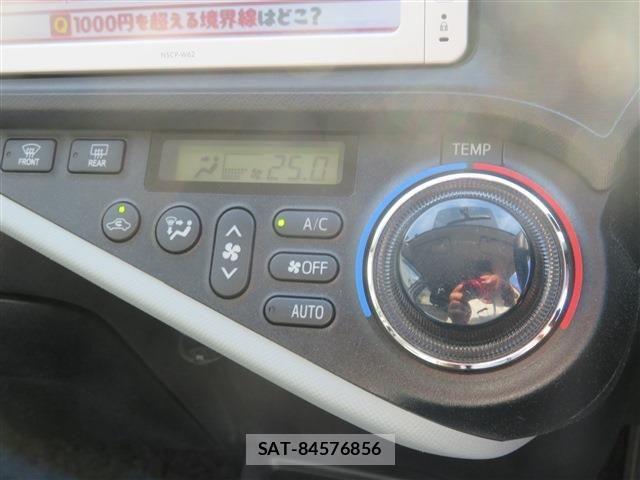 Toyota AQUA 2013-01 7325664-9