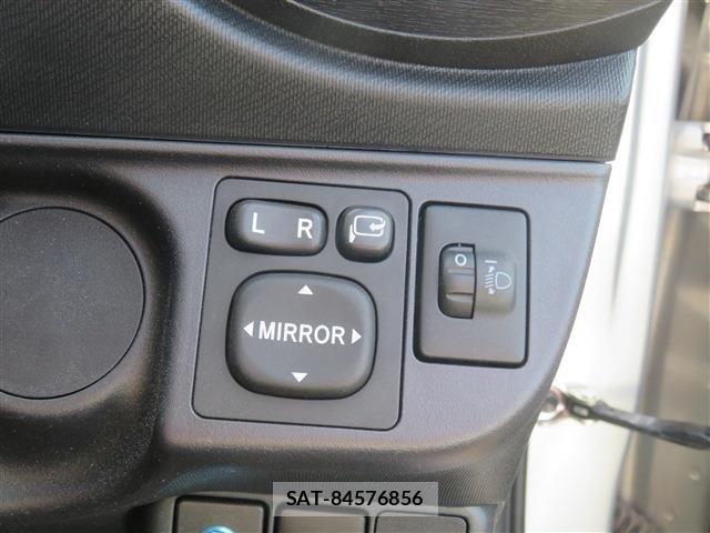 Toyota AQUA 2013-01 7325664-10