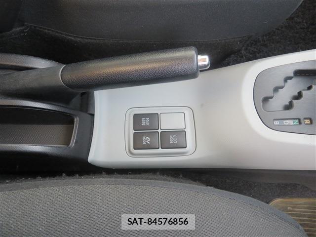 Toyota AQUA 2013-01 7325664-15