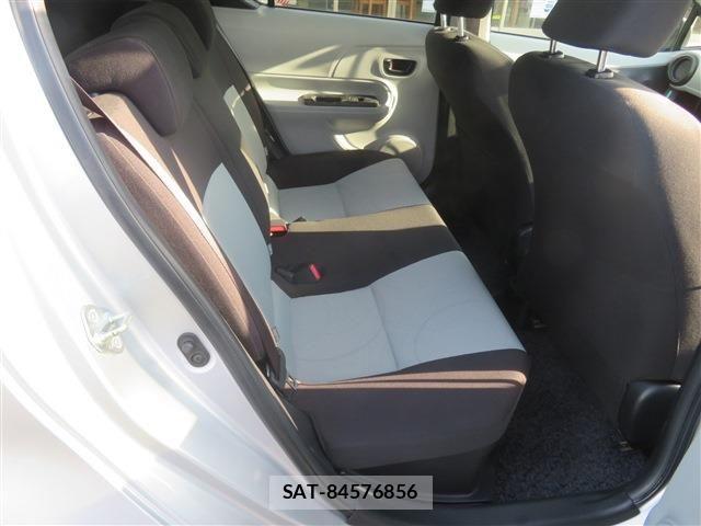 Toyota AQUA 2013-01 7325664-5