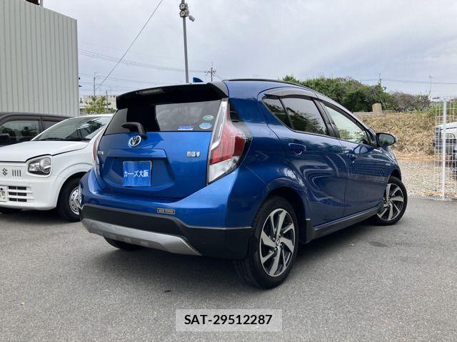Toyota AQUA 2016-04 7325667-2