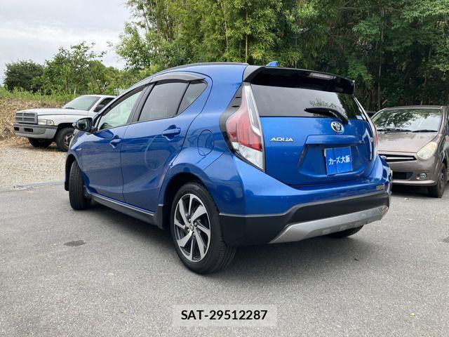 Toyota AQUA 2016-04 7325667-3
