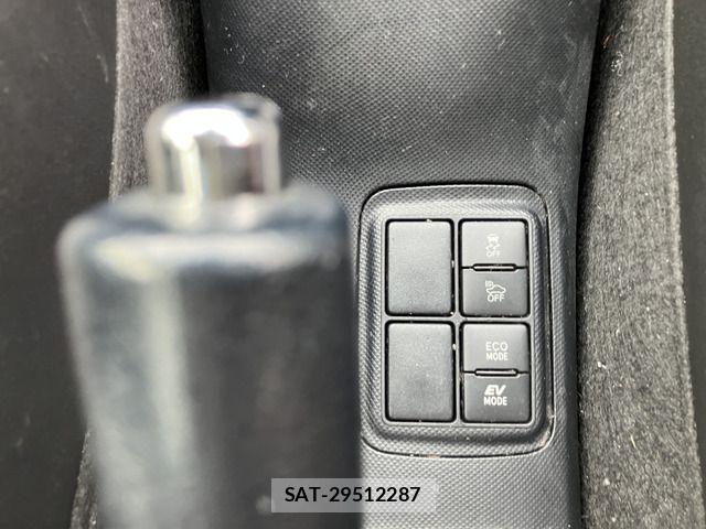 Toyota AQUA 2016-04 7325667-7